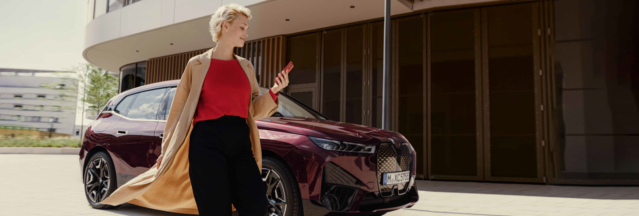 BMW i4 - ELEKTRISKĀ MELNĀ PIEKTDIENA